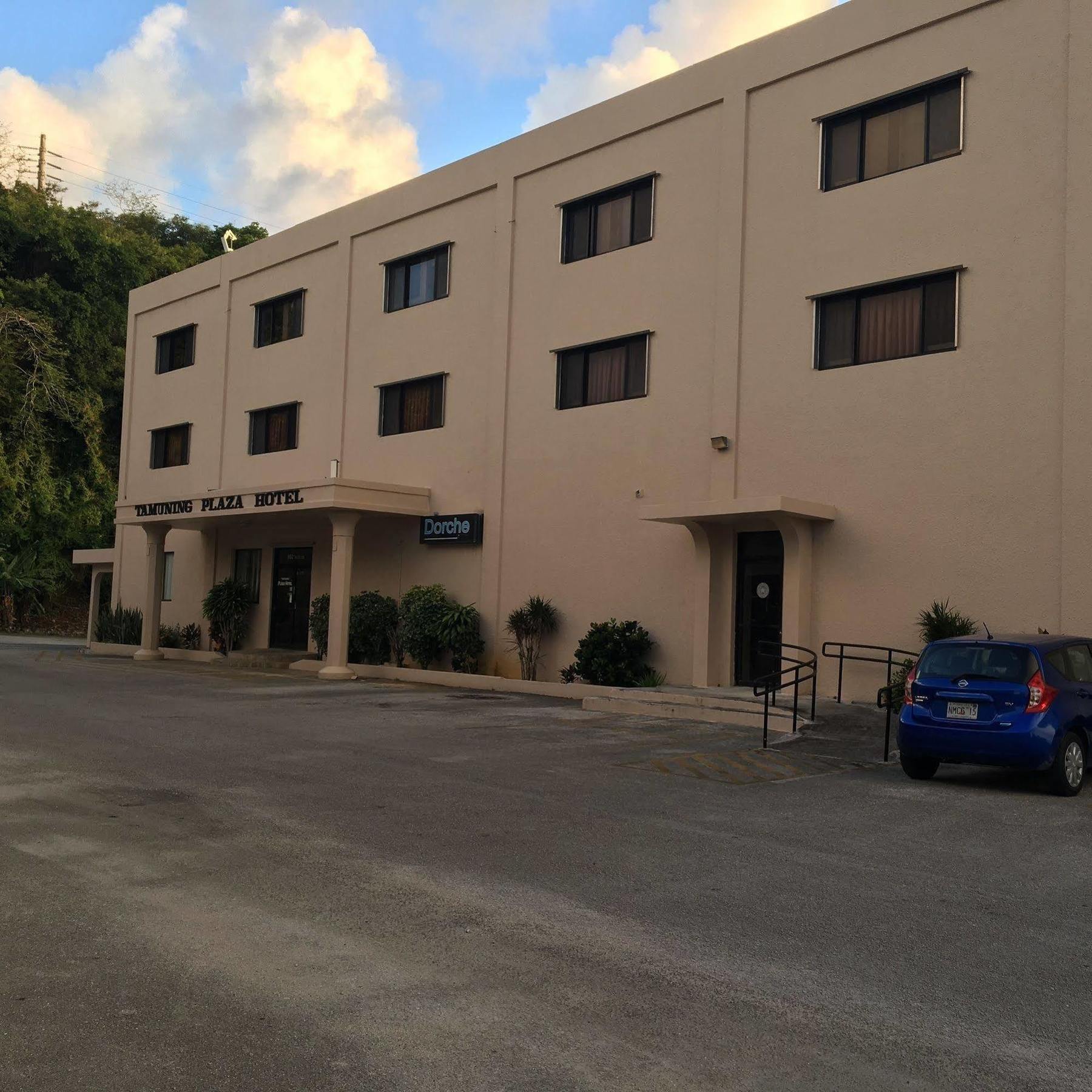 Tamuning Plaza Hotel Exterior foto